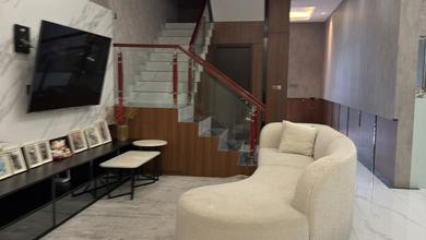 Termurah Rumah Pik 8X25 2,5Lantai Furnish Mewah Posisi Bagus