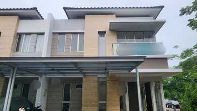 Sewa Rumah Golf Island Ukuran 8x12.5 Hoek Ada Kitchen Set+lemari