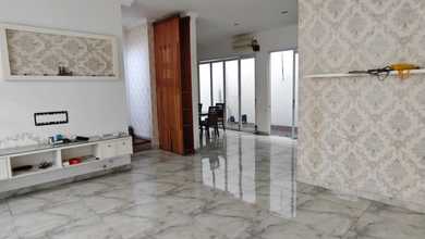 Rumah Pantai Indah Kapuk Johar Bgm 10X15 SHM Semi Furnish Bagus