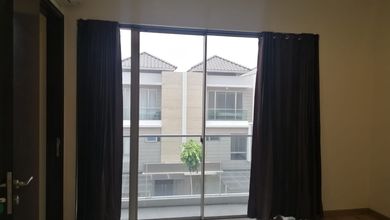 Rumah 3 Lantai Bagus di Golf Island, Jakarta Utara, Cluster Piano Serenade