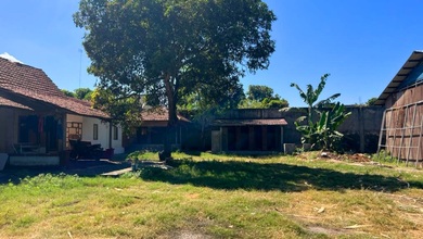 Dijual tanah dan bangunan Banyuwangi Yos Sudarso