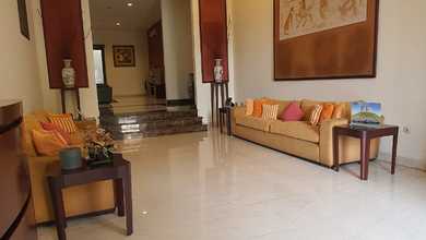 Rumah Pluit Hadap Jalan Raya 3.5 Lantai