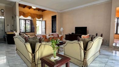 Rumah Pluit Hoek Hadap Timur Rapi Siap Huni