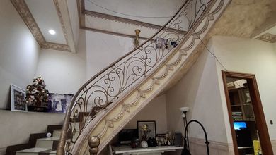 Rumah Muara Karang 10x20 3 Lantai Rapi Siap Huni