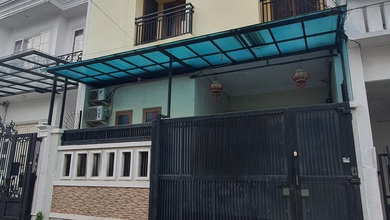 Rumah Muara Karang 8X15 3.5 Lantai Selatan