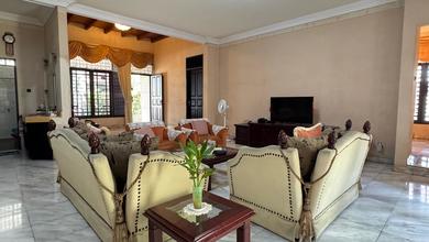 Rumah Pluit Hoek Jalan Lebar 2 Lantai Hadap Timur