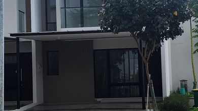 Rumah 2 Lantai Hoek Pik 2 Cluster California