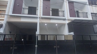 Jual Rumah 200 di Jelambar, Jakarta Barat