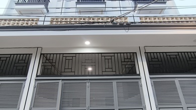 Rumah Baru 4 Lantai di Taman Ratu Jakbar Cocok untuk Tinggal dan Kantor