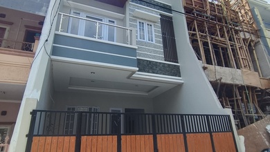 Rumah Baru 3.5 Lantai di Tomang Lebar 6 Panjang 15