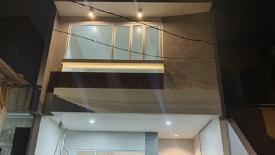 Rumah Baru 3 Lantai di Duri Kepa Minimalis Modern Style