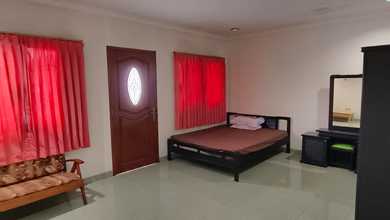 Rumah 3.5 Lantai di Tomang Udah Jadi Kost An