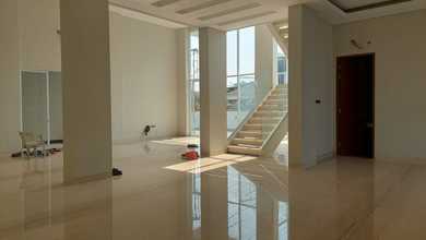 Rumah 3 Lantai Baru di Florence Pantai Indah Kapuk, Jakarta Utara