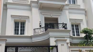 Dijual Rumah Bagus di Ebony Golf Pik