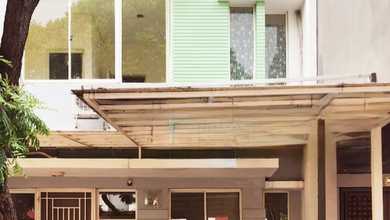 Dijual Rumah Golf Lake Cengkareng Uk 6X18m 2 Lantai Hadap Timur Siap Huni Sudah SHM Jarang Ada!!