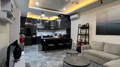 DIJUAL RUMAH BOSTON GADING SERPONG uk 7x12m, SUDAH RENOVASI 2,5 LANTAI , SIAP HUNI RAPIH!!