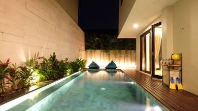 Dijual Rumah Cluster Premium Harvestland Kuta Bali Luas 337m2 Type Hoek Full Marmer Full Furnished Design Interior Perancis Ada Pool Siap Huni Sangat Bagus Jarang Ada!!