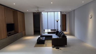 RUMAH MINIMALIS SUPER RAPIH DI PANTAI INDAH KAPUK LUAS 200m, FURNISH RAPIH SIAP HUNI ,3 LANTAI , JARANG ADA !!