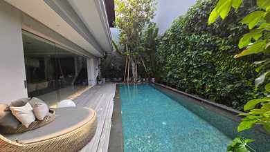 Dijual Rumah Mewah Pantai Indah Kapuk Cluster Favorit. Bangunan Kontraktor Lt 450m. Ada Pool Dan Lift Marmer Hadap Selatan Shm Siap Huni . Nego Sampai Jadi