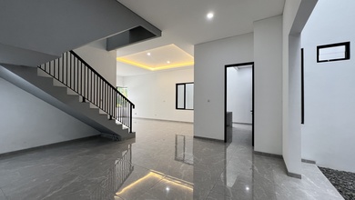 Dijual Rumah Brand New Model Minimalis Di Alam Sutera Tangerang Uk 10x19m2 2 Lantai Shm Siap Huni Lingkungan Asri Best Price!!