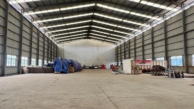 Disewa Gudang di Tambun Selatan. Bekasi Luas 2000M2 Akses 40Ft Ada Office Parkiran Sangat Luas Dekat Akses Tol Rapih Siap Pakai