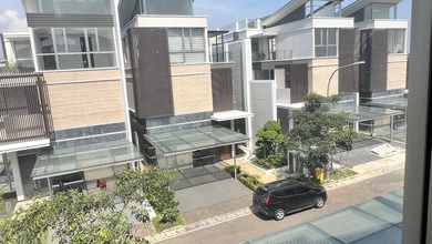 Disewa Rumah Mozart Golf Island Pantai Indah Kapuk Brand Newuk 8x25m . 3 Lantai Marmer View Golf Dan Laut 