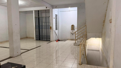Dijual Ruko Gandeng 2 Duta Harapan Indah Kapuk Muara LT 144M 5 Lantai HGB Ada Lift Barang Rapih Siap Huni Nego Sampai Deal !!