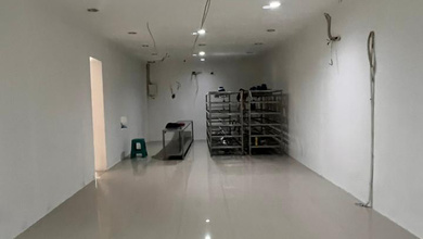 Dijual Murah Ruko Gandeng 3 Sudah Jebol di Atang Sanjaya, Benda Tangerang LT 445M2 Lokasi Strategis Pinggir Jalan Raya Dekat Cbc Arah Bandara Cocok untuk Showroom, Minimarket, Ekspedisi, Gudang , Dll Harga Termurah!!