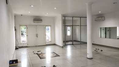 Dijual rumah 3 lantai