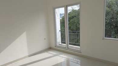 Rumah Muara Karang Brand New