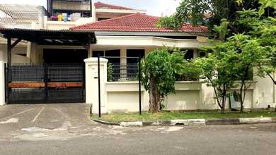 Rumah Bagus di Taman Kebon Jeruk, Intercon, Jakarta Barat