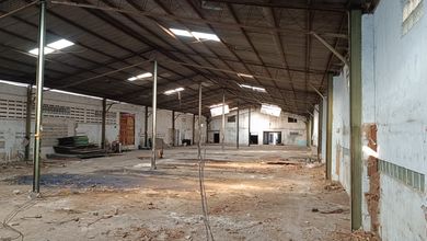 Dijual Cepat Gudang Bekas Pabrik di Tegal Alur Cengkareng. Hitung Tanah Saja