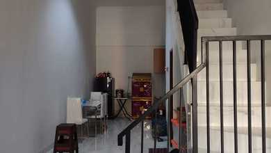 Rumah 3Lantai di Taman Palem, Jakarta Barat