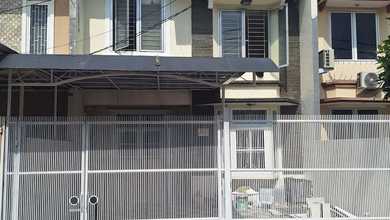 Dijual Rumah 2 Lantai di Taman Palem Lestari