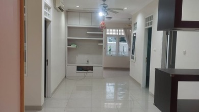 Dijual Rumah Rapih Siap Huni di Duta Garden. Luas 9X17m SHM