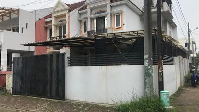 Dijual Rumah Bagus di Duta Garden. Luas 8x18m Hoek