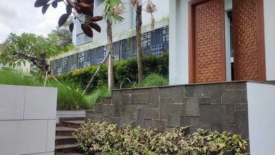 Dijual Rumah di Pondok Indah. Ada Swimming Pool