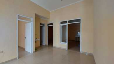 Rumah Bagus di Duta Garden. Luas 6x15m