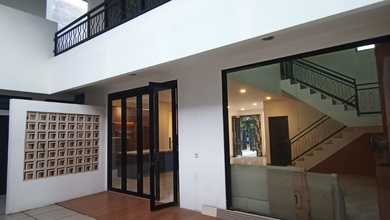 Di Sewa Cepat Rumah Semi Furnish Bagus di Taman Modern Cakung