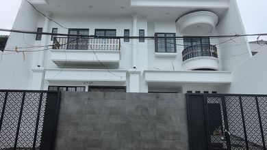 Dijual Cepat Rumah Siap Huni di Tomang 3 Lantai