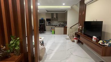 Disewakan Rumah di Layar PIK, Rapi, Siap huni