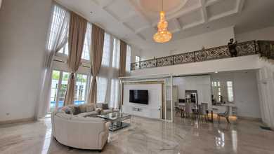 Rumah 2 Lantai Bagus di Cempaka Putih, Luas 842m, Siap Huni