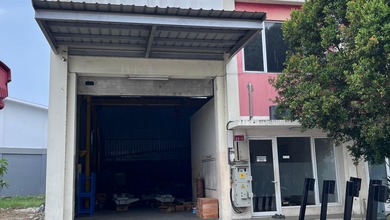 Dijual Gudang di Kawasan 3 Bisnis Center Karawang Barat. Luas 9X33m Bangunan Full