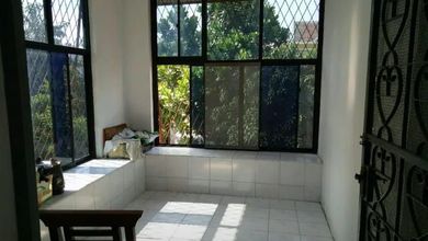 Rumah 2 lantai di Menceng , jl. Merinda strategis