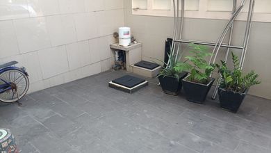 Rumah taman kencana 2,5 Lantai uk. 8x15 bebas banjir
