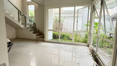 Rumah 3 Lantai Bagus di Sentul City, Bogor, Luas 11x22