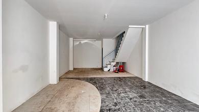 Disewakan Ruko Muara Karang, 4 lantai Hadap jalan raya