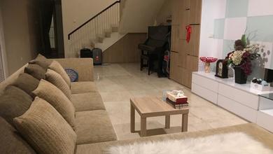 Rumah Crown Golf Pik1