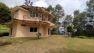 Dijual villa di cisarua Puncak dekat taman safari