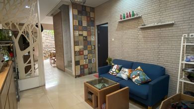 Rumah Siap Huni di 2 Lantai di Casa Jardin, Luas 8x18